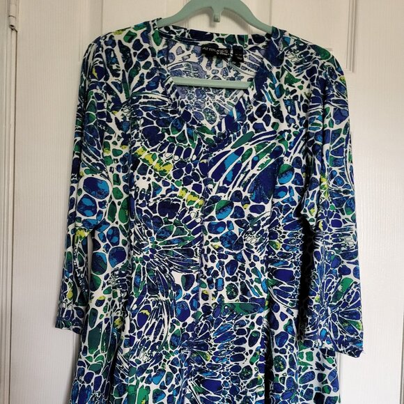 Attetudes by Renee Peplum Top - Picture 2 of 5